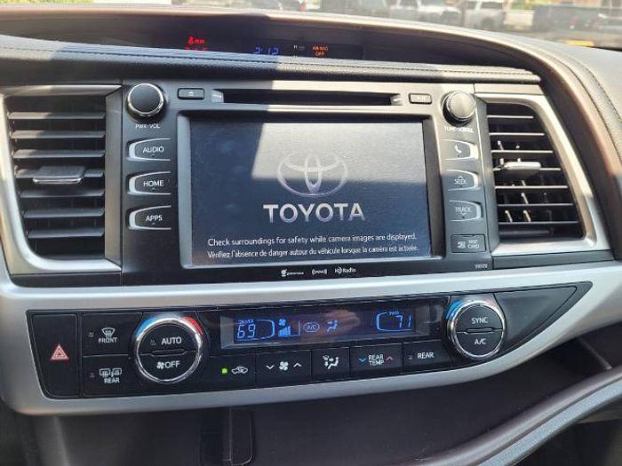 Used 2017 Toyota Highlander XLE AWD