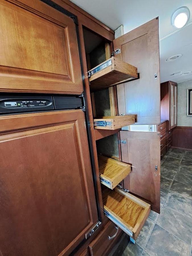 Used 2013 Itasca Sunstar 30T Class A Motorhome