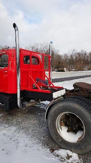 Used 1964 Mack B61 T