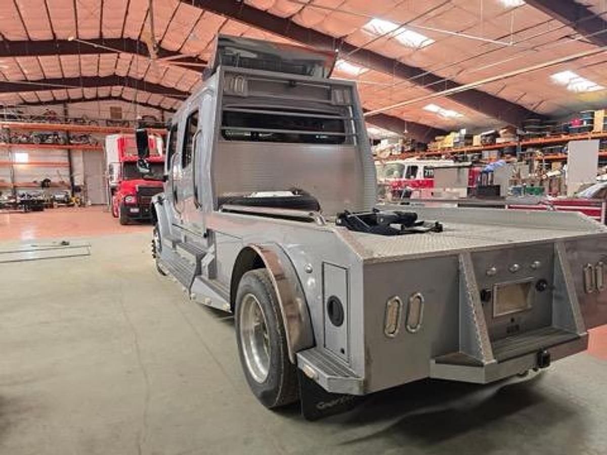 Used 2014 Freightliner Sport Chassis w/ 40' TPD Gooseneck Stacker