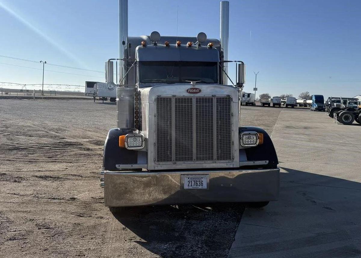 Used 2003 Peterbilt 379EXHD