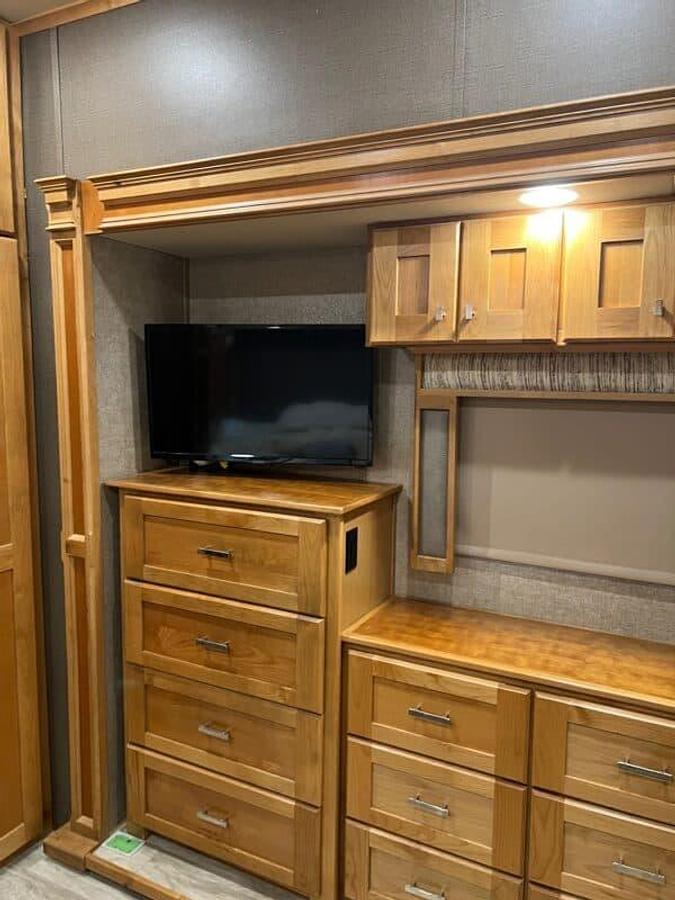 Used 2019 40' Vanleigh Vilano 375FL