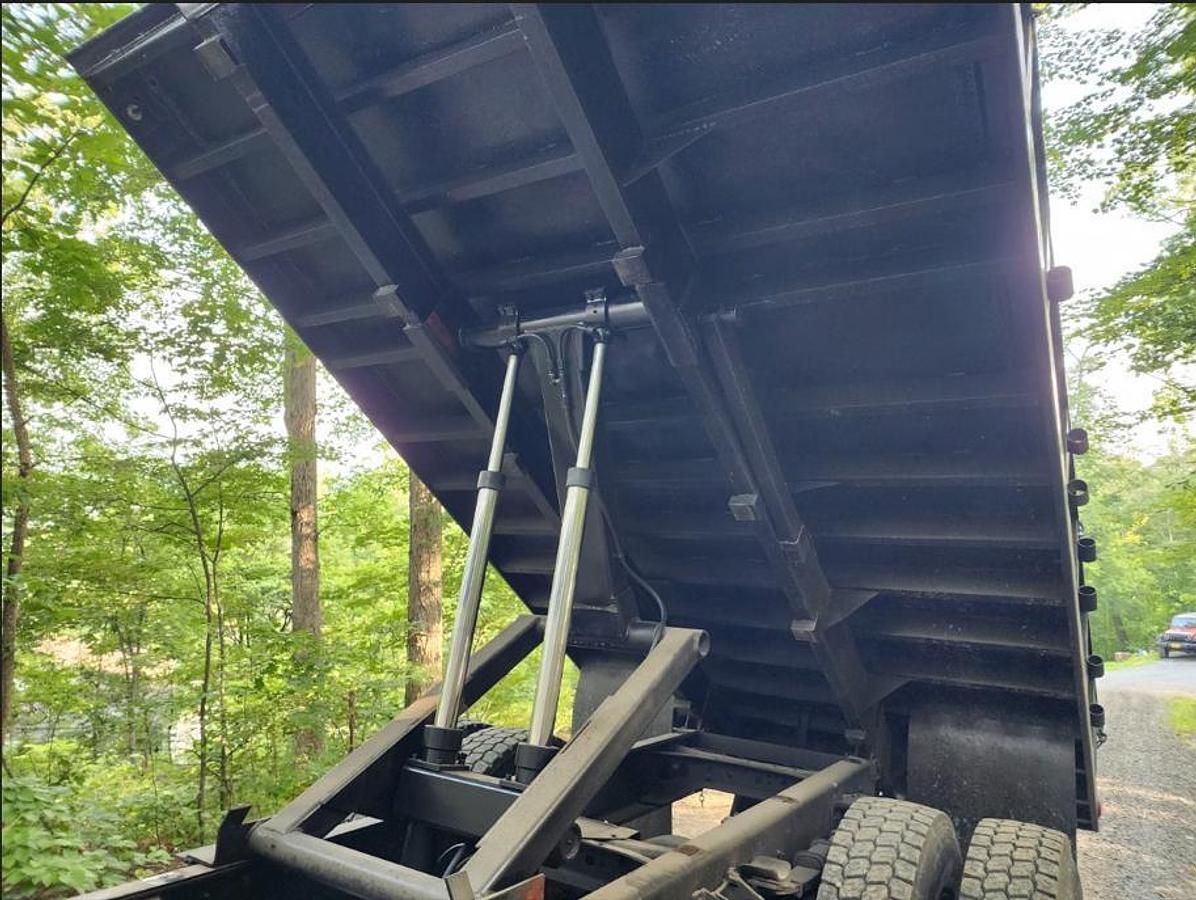 Used 2002 International 4700