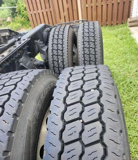 Used 2019 Freightliner Cascadia 125