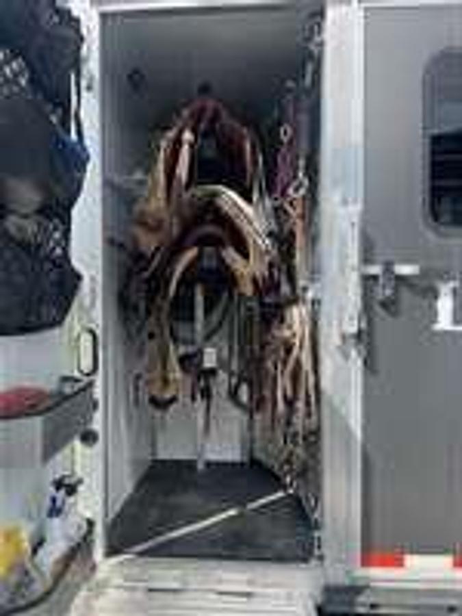 Used 2015 Lakota Charger 3 Horse Trailer with Living Quarters