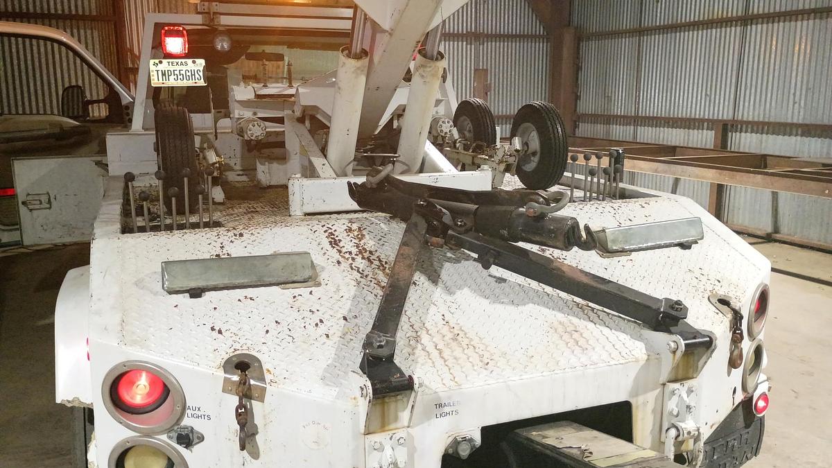 Used 2002 Ford F450 Recover Truck with Boom