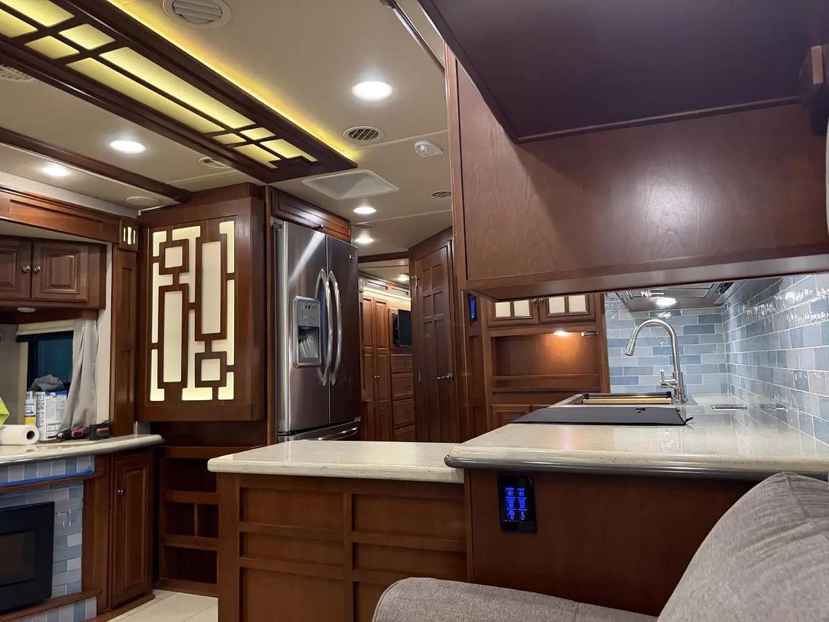 Used 2015 Winnebago Itasca Ellipse 42HD