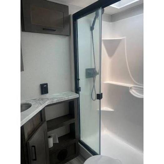 Used 2022 Alliance RV Valor 40V13