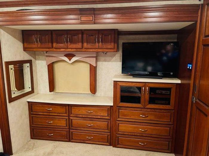 Used 2011 American Coach American Tradition 42M