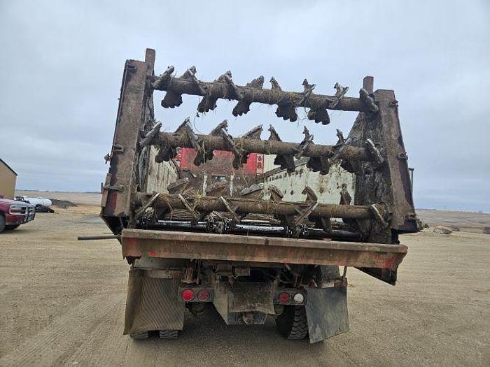 Used 1995 Freightliner FLD120 Manure Spreader