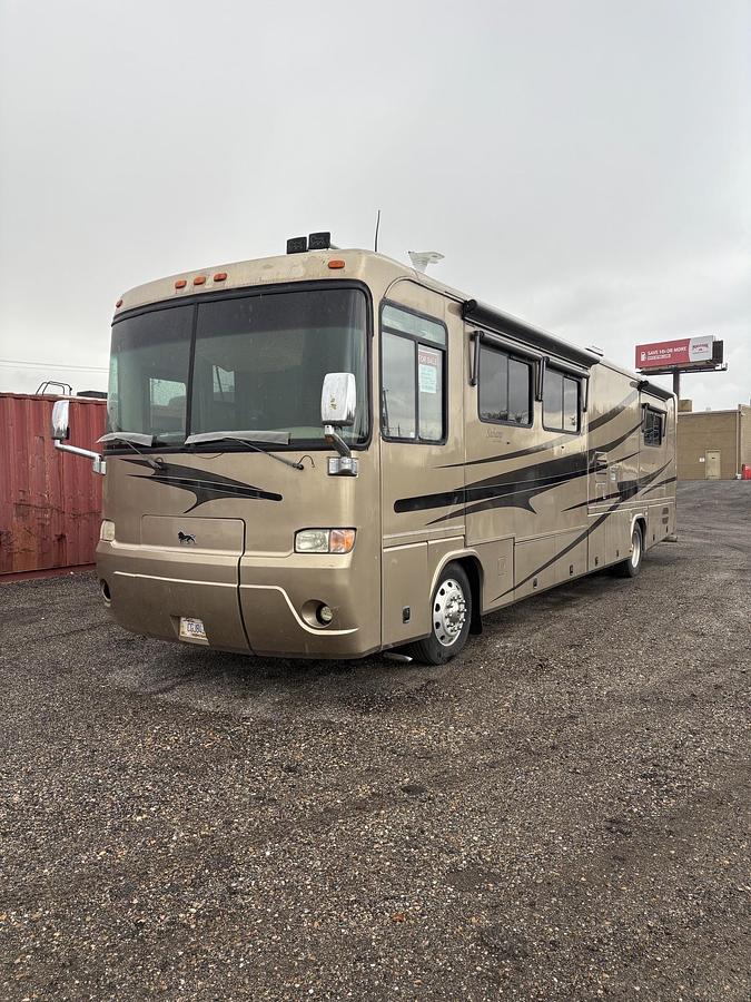 Used 2004 Safari Sahara 40DST