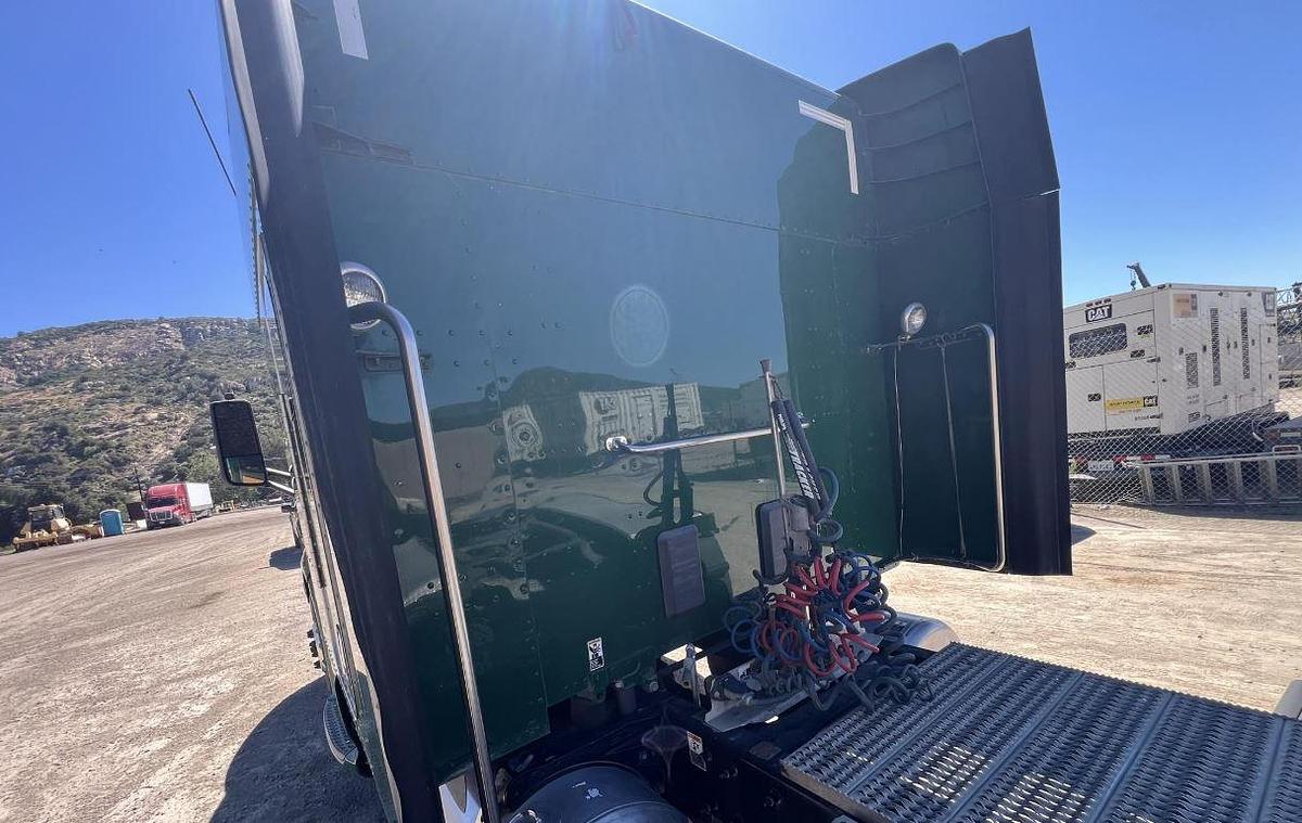 Used 2015 Peterbilt 579