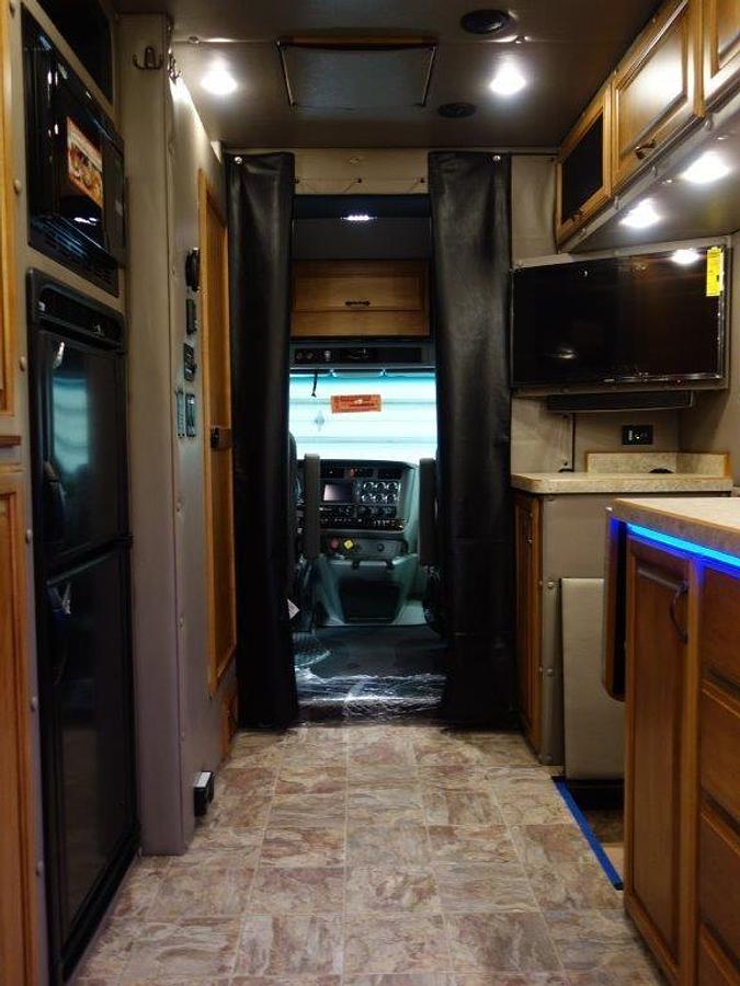 Used 2019 Kenworth T880 with 2013 Doonan Specialized Drop Deck Trailer