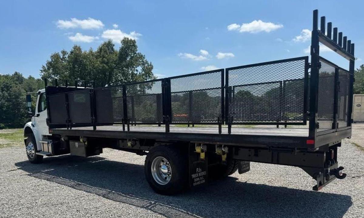 Used 2023 Freightliner Business Class M2 106