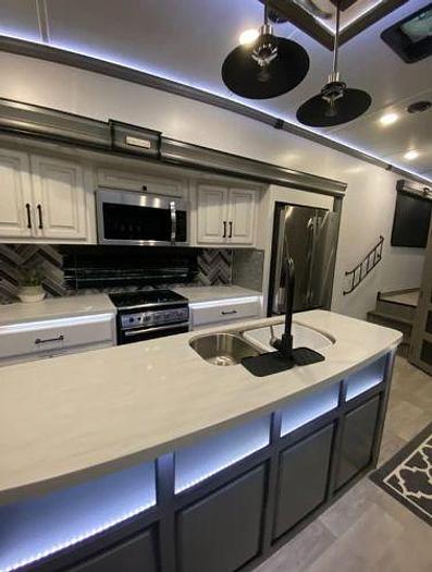 Used 2022 Keystone Montana Legacy 3781RL