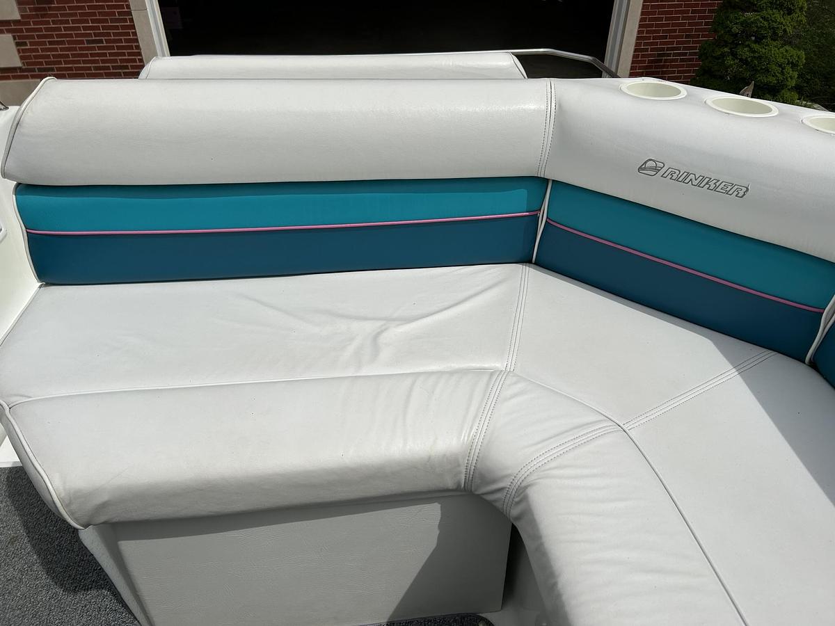 Used 1993 Rinker Fiesta Vee 260 Cruiser