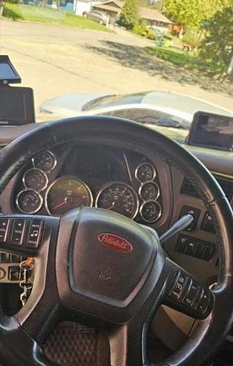 Used 2014 Peterbilt 579