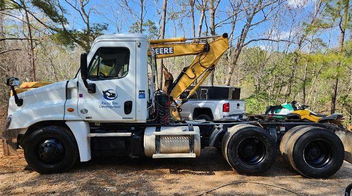 Used 2012 Freightliner Cascadia 125