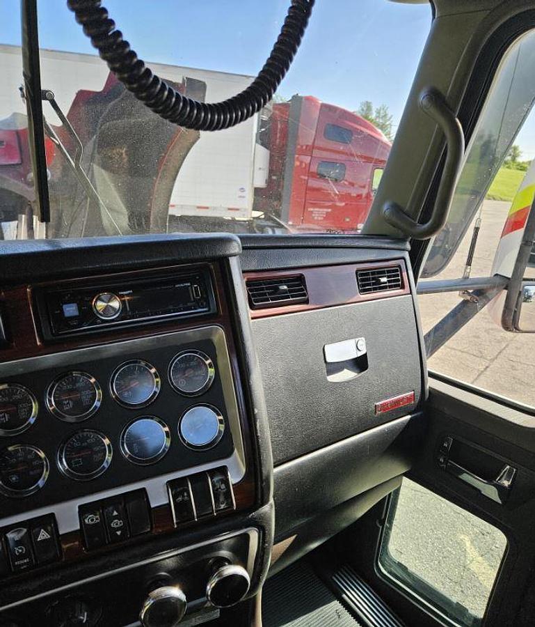 Used 2007 Kenworth T600 Wrecker Tow Truck