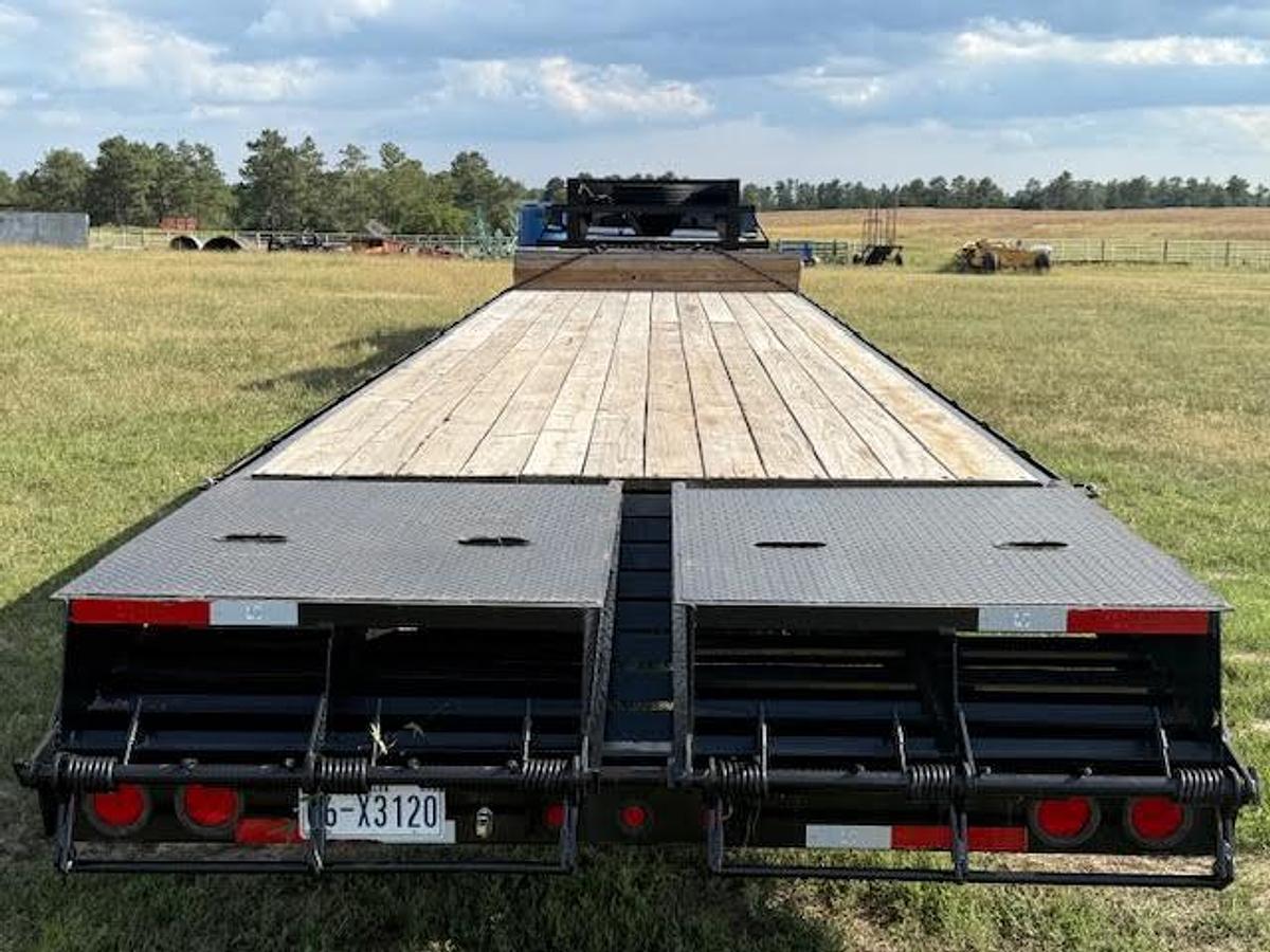 Used 2023 Texas Pride 32' Flatbed Trailer