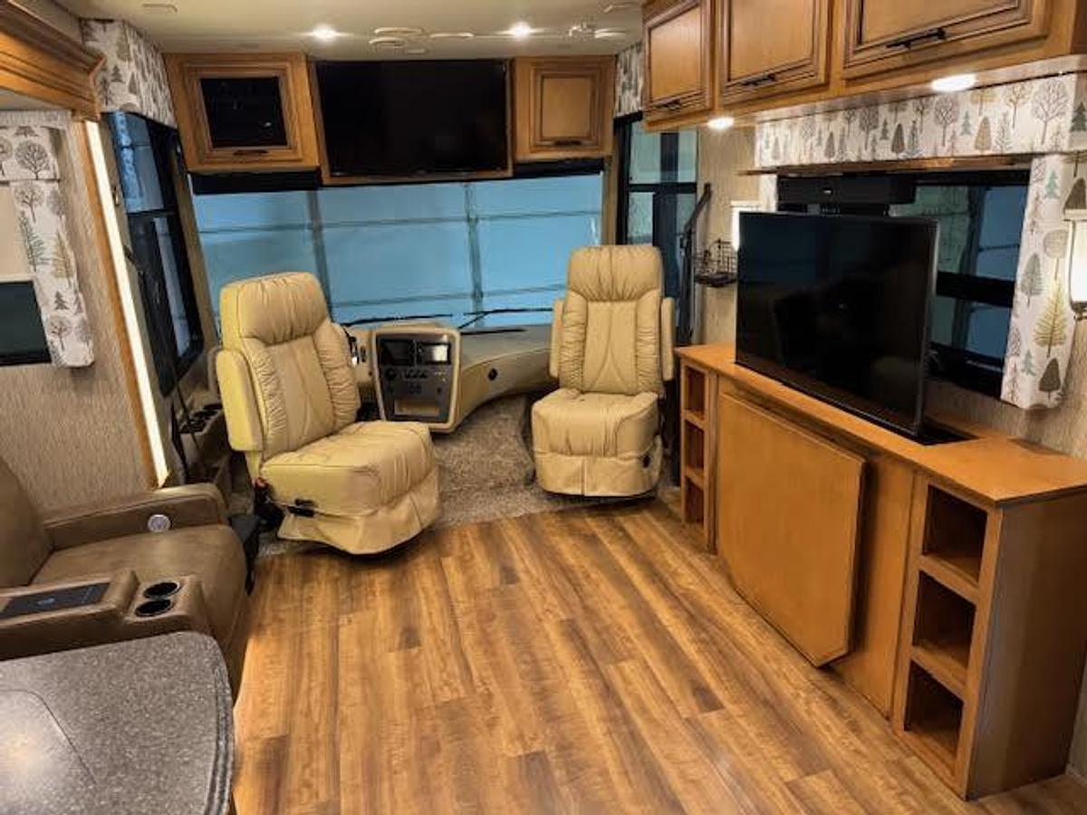 Used 2016 Newmar Canyon Star 3921 Class A Motorhome Toy Hauler