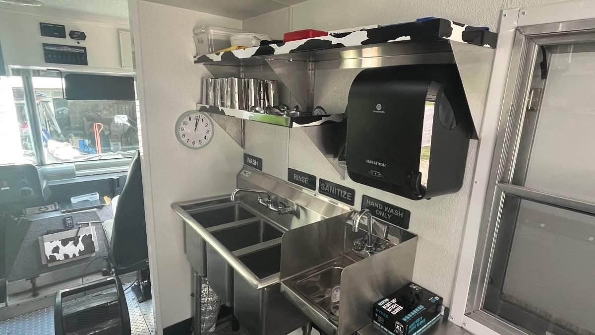 Used 2009 Ford F350 Ice Cream Food Truck