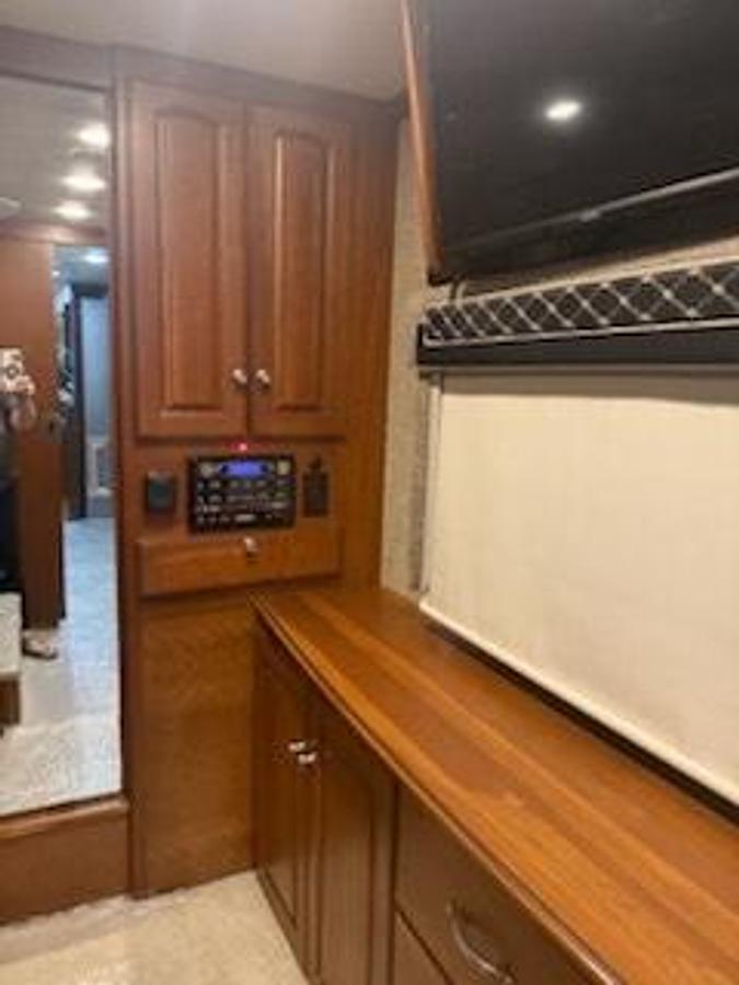 Used 2010 Winnebago Tour 40BD Class A Motorhome