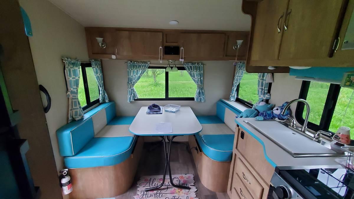 Used 2020 Gulf Stream Vintage Cruiser 19ERD Travel Trailer