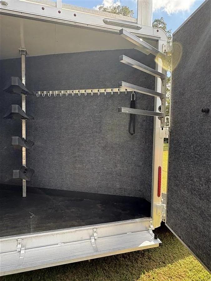 Used 2017 Merhow 4 Horse with Living Quarters