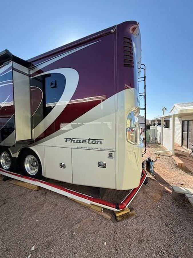 Used 2015  Tiffin Motorhomes Phaeton 42LH Class A Motorhome