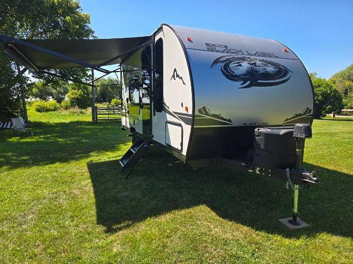 Used 2023 Forest River Cherokee Wolf Pup Black Label 16FQBL