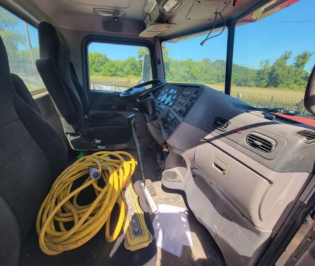 Used 2014 Peterbilt 389 Industrial Tank Truck