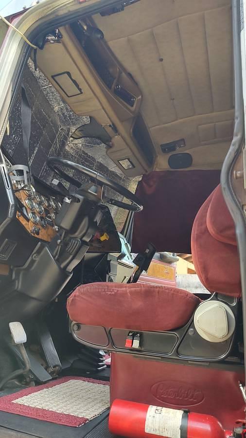 Used 2000 Peterbilt 379 Sleeper Semi Truck