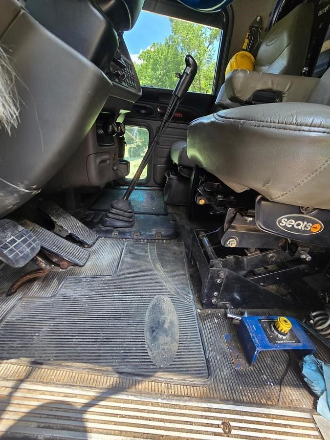 Used 2012 PETERBILT 389