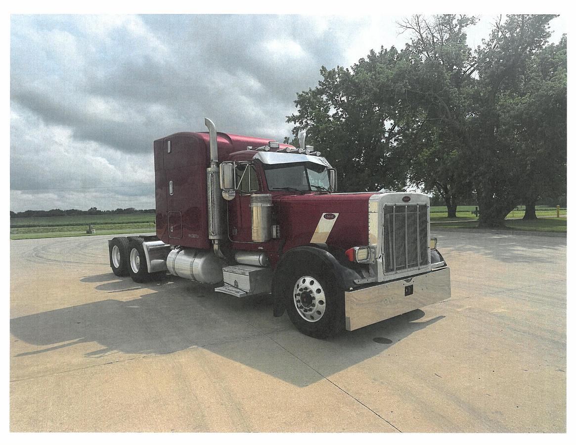 Used 2005 Peterbilt 379 EXHD Conventional Sleeper Semi