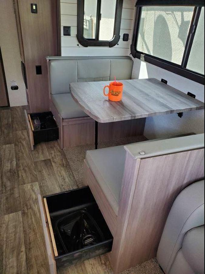 Used 2021 CrossRoads Sunset Trail 289QB