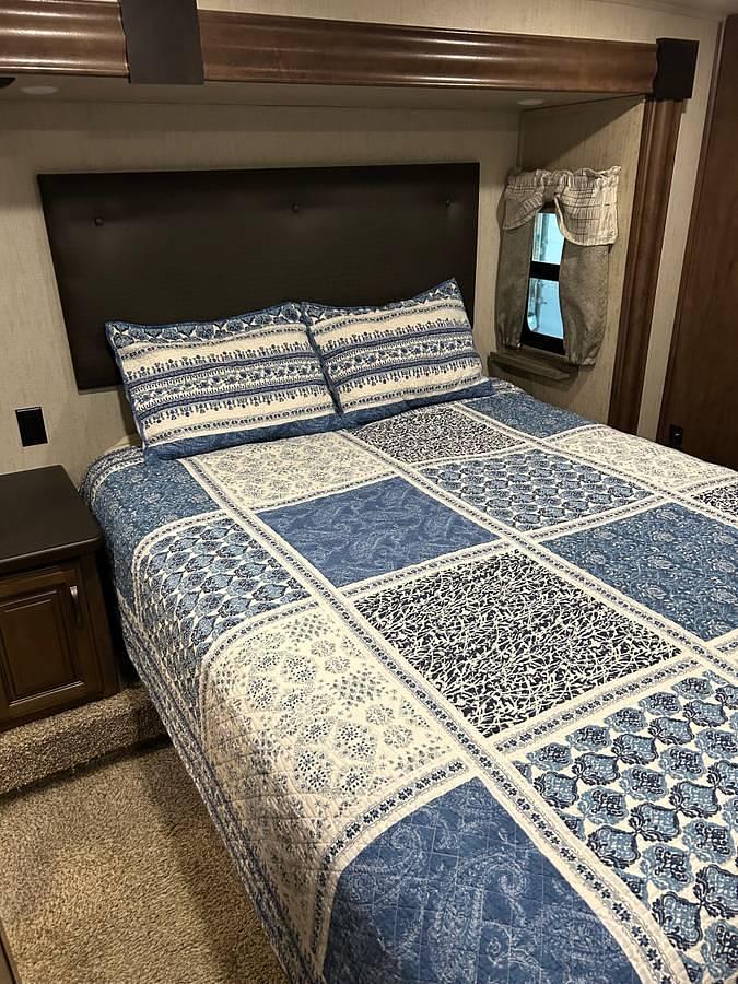 Used 2019 Forest River Sandpiper 357RE Fifth Wheel