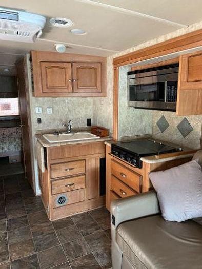 Used 2010 Winnebago 30ft Motorhome