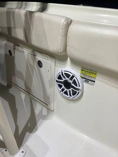 Used 2006 Hydra-Sports Vector CC25