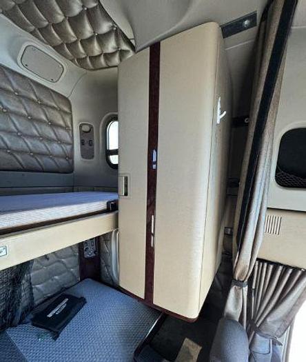 Used 2011 Freightliner CORONADO 132