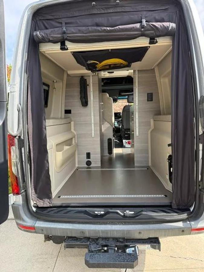Used 2022 Entegra Launch 19y
