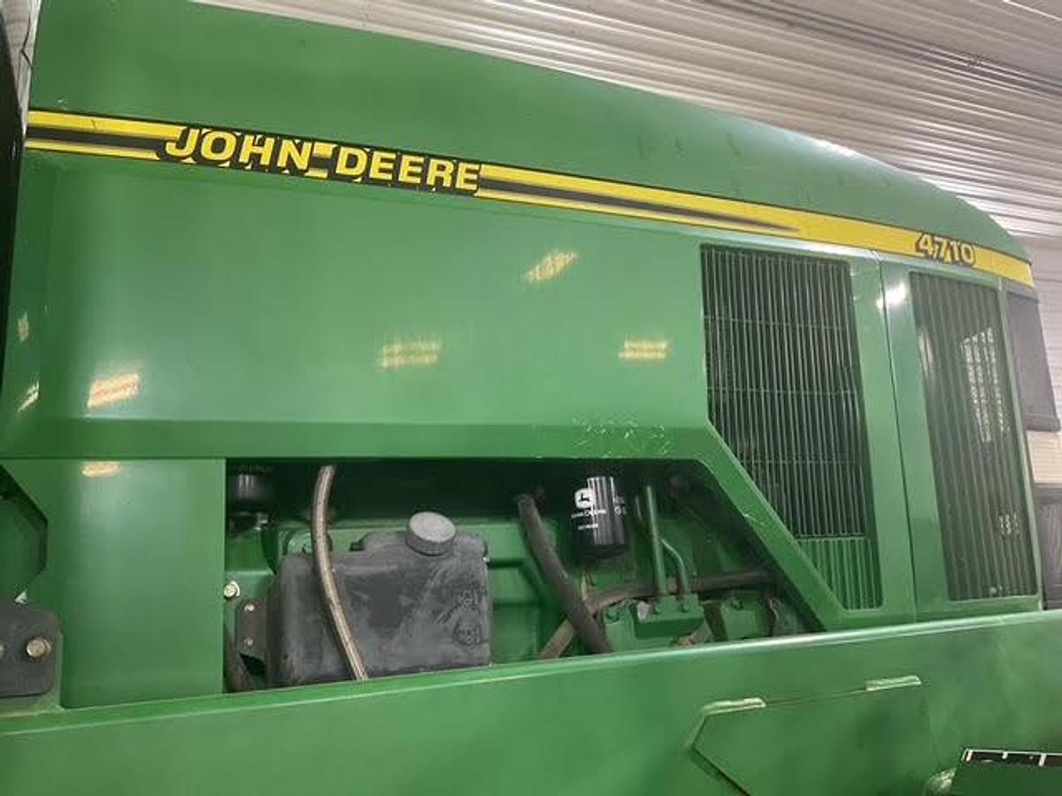Used 2001 John Deere 4710 Self Propelled Sprayer