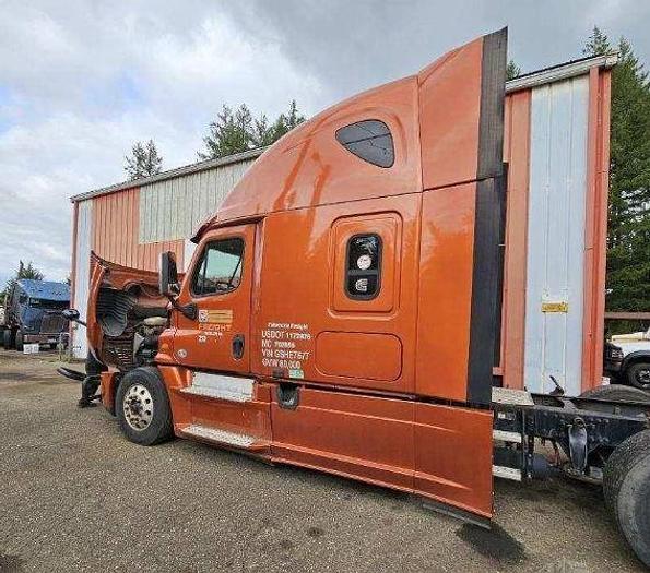 Used 2016 Freightliner Cascadia 125