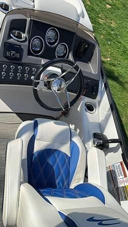 Used 2021 Bennington 23RSB Pontoon Boat