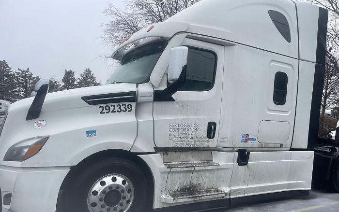 Used 2023 Freightliner CASCADIA 126