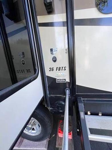 Used 2016 Jayco Pinnacle