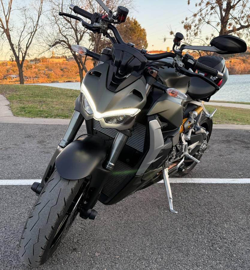 Used 2023 Ducati Streetfighter V2