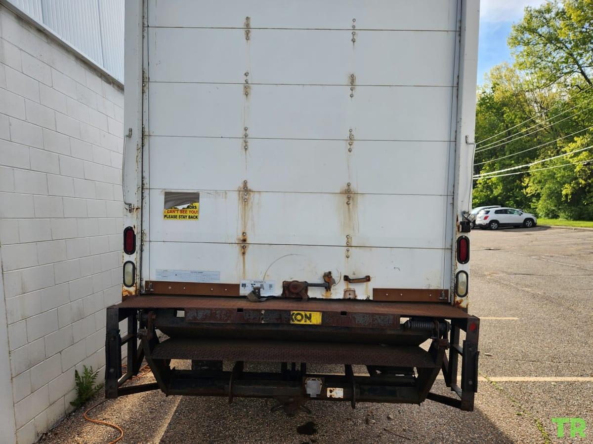 Used 2001 International 26 Ft Box Truck