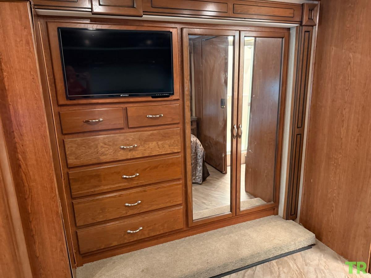 Used 2017 Fleetwood Bounder 36H | Bath & a Half | Bunkhouse | Sleeps 10 | 3 Slides | Only 45,300 Miles
