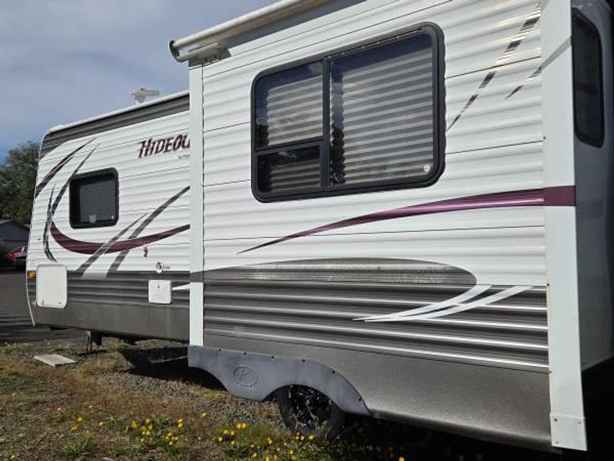 Used 2014 Keystone Hideout 24RLWE Travel Trailer